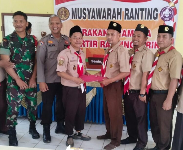 Kak Muslim Terpilih Sebagai Ketua Kwarran Lirik Secara Aklamasi