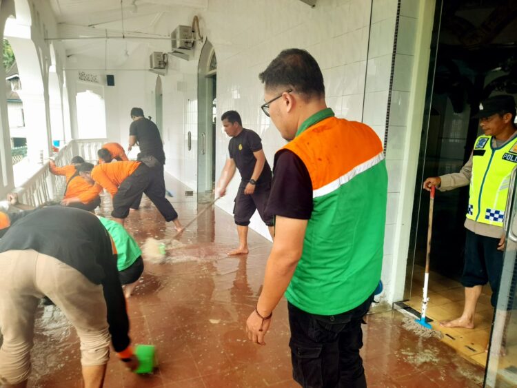 Kak Mastomi dari Kwarda Riau Ikut Serta dalam Operasi Penanggulangan Banjir dan Tanah Longsor di Kabupaten 50 Kota