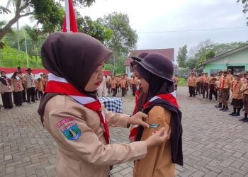 Semangat Tinggi Pramuka Siaga Mewarnai Perkemahan Sehari di Srono