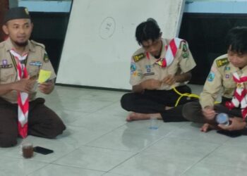 Praktik Terbaik di SMK Muhammadiyah 1 Genteng, Hizbul Wathan dan Pramuka Hidup Berdampingan