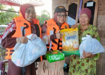 Kwarda Riau salurkan bantuan untuk korban banjir Pelalawan