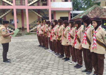 Calon Pramuka Penegak Garuda SMK Darul Anwar Singojuruh Ditempa Menjadi Insan Berkualitas