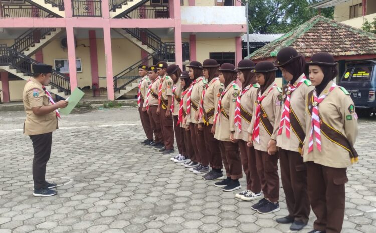 Calon Pramuka Penegak Garuda SMK Darul Anwar Singojuruh Ditempa Menjadi Insan Berkualitas