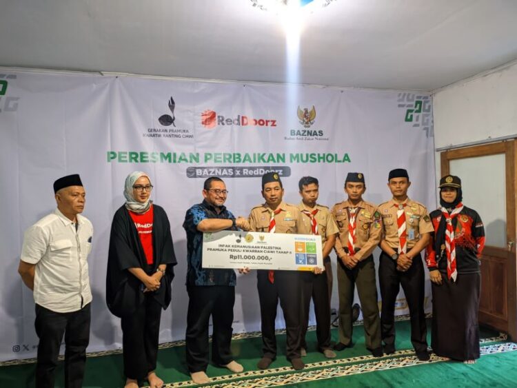 Ketua Kwarran Ciawi Serahkan Donasi Peduli Kemanusiaan Palestina
