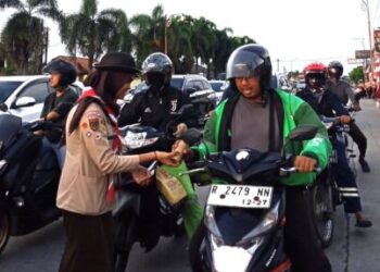 Ribuan Paket Takjil Alhamdulillah Habis Dibagikan oleh Pramuka Cilacap