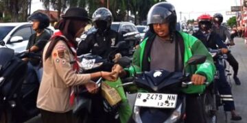 Ribuan Paket Takjil Alhamdulillah Habis Dibagikan oleh Pramuka Cilacap