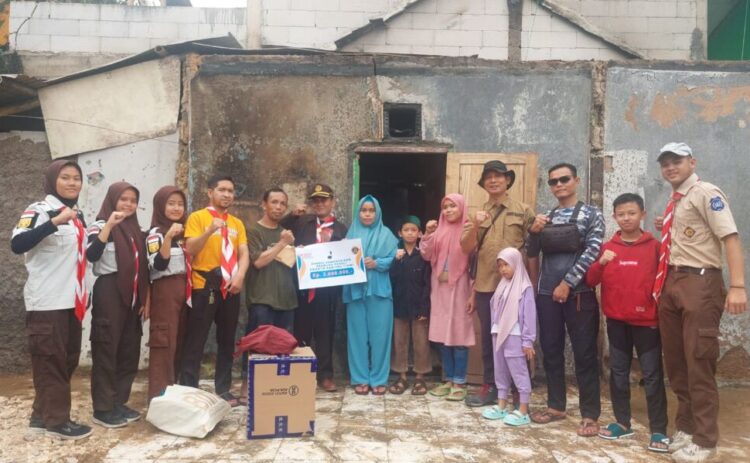 Kwarran Ciawi Serahkan Bantuan Kemanusiaan Untuk Korban Kebakaran Rumah Tinggal