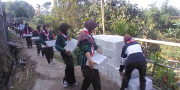 Pramuka Peduli dan Pramuka Garuda Ciawi Sukseskan Program Bedah Mushola