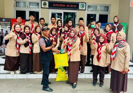 Gudep Pangkalan SMAN 1 Ciawi, Bogor Berbagi Dalam Rantang Pramuka