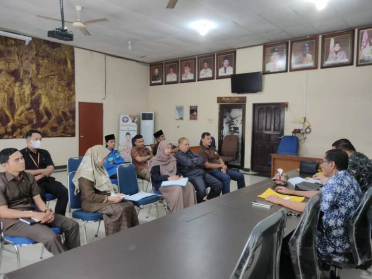 Ketua Kwarda Riau serahkan SK Staf Kwarda Riau 2024