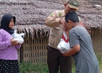 Pramuka Peduli Bersama Saka Wira Kartika Kwarcab Aceh Utara Berbagi Takjil