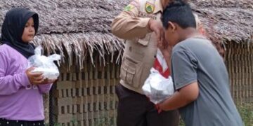 Pramuka Peduli Bersama Saka Wira Kartika Kwarcab Aceh Utara Berbagi Takjil