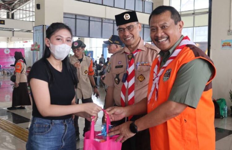 Kwarnas Kunjungi Pos KBL di Stasiun Senen dan Terminal Pulogebang